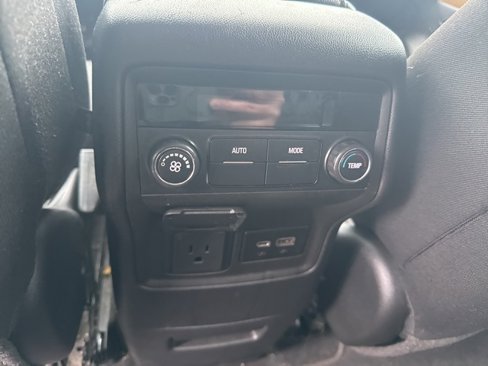 Used 2021 GMC Acadia SLE w/ Driver Convenience Package image 11