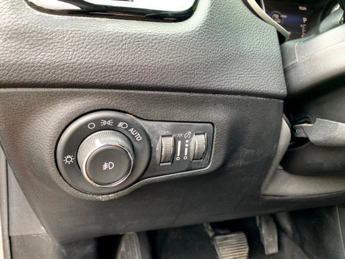 Used 2017 Jeep Compass Limited w/ Navigation Group image 58