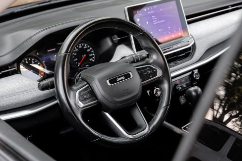 Used 2022 Jeep Compass Latitude image 4