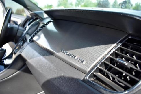 Used 2013 Ford Taurus SEL image 16