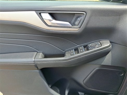 Used 2022 Ford Escape SEL image 12
