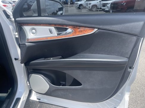 Used 2019 Lincoln Nautilus Reserve w/ Ultimate Package image 13