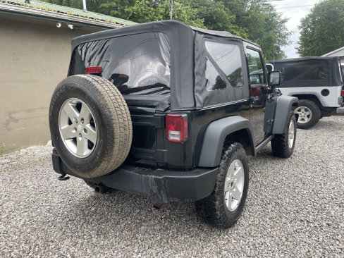 Used 2011 Jeep Wrangler Rubicon w/ Dual Top Group image 7