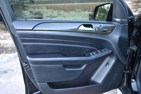 Used 2015 Mercedes-Benz ML 400 4MATIC w/ Accessory Chrome Package image 16