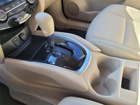 Used 2015 Nissan Rogue SV image 20