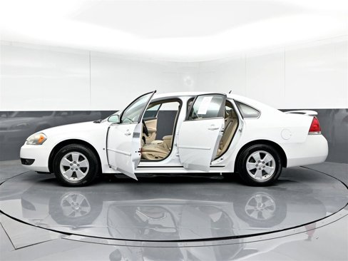 Used 2010 Chevrolet Impala LT w/ Luxury Edition Package image 38
