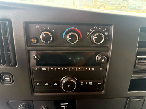 Used 2017 Chevrolet Express 2500 image 18
