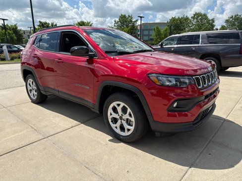 New 2025 Jeep Compass Latitude w/ Sun and Sound Group image 3