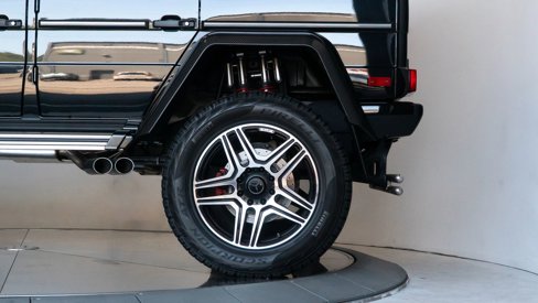 Used 2017 Mercedes-Benz G 550 Squared image 17