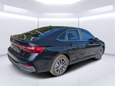 Used 2025 Volkswagen Jetta SE image 3