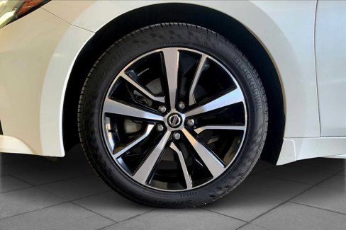 Used 2021 Nissan Maxima 3.5 SV image 10