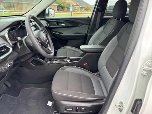 Used 2023 Chevrolet TrailBlazer LT w/ Convenience Package image 6