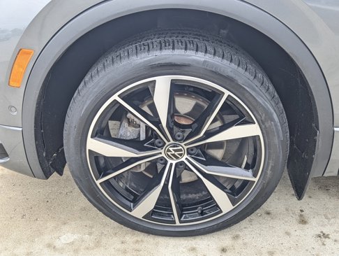 Used 2022 Volkswagen Tiguan SEL R-Line image 17