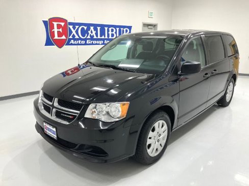 Used 2018 Dodge Grand Caravan SE image 12
