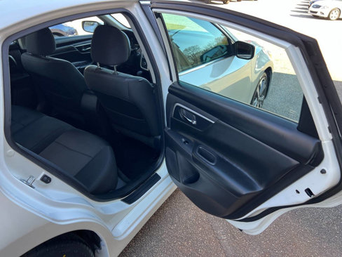 Used 2017 Nissan Altima 2.5 SR image 14