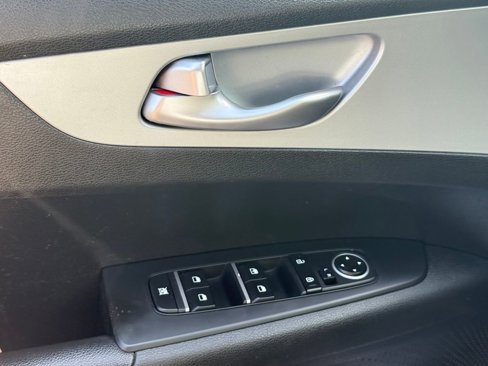 Used 2023 Kia Forte LXS image 23