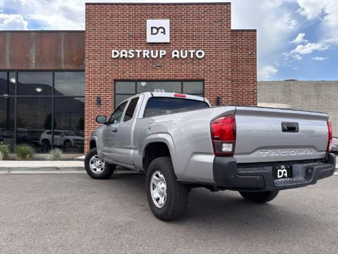 Used 2020 Toyota Tacoma SR image 7