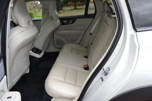 Used 2020 Volvo V60 T5 Cross Country w/ Protection Package Premier image 33