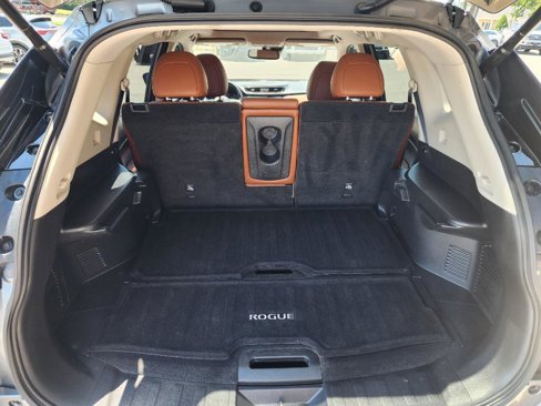 Used 2018 Nissan Rogue SL w/ Premium Package image 6