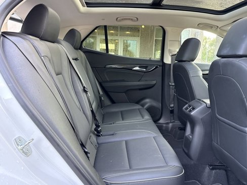 Used 2021 Buick Envision Essence w/ Sport Touring Package image 17