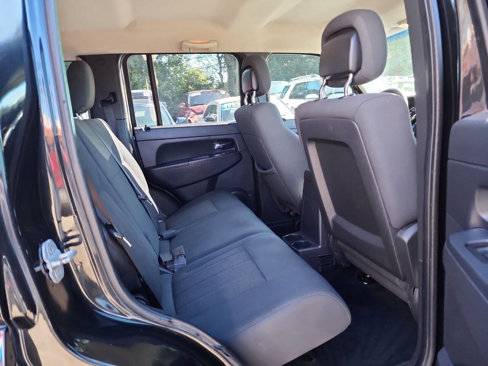 Used 2012 Jeep Liberty Sport image 25
