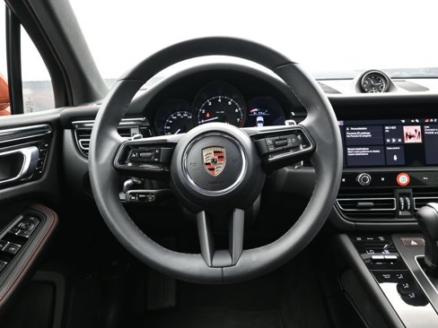 Certified 2025 Porsche Macan image 21