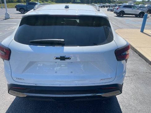 New 2025 Chevrolet Trax ACTIV w/ Sunroof Package image 4