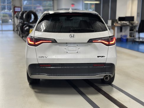 Used 2023 Honda HR-V Sport image 6