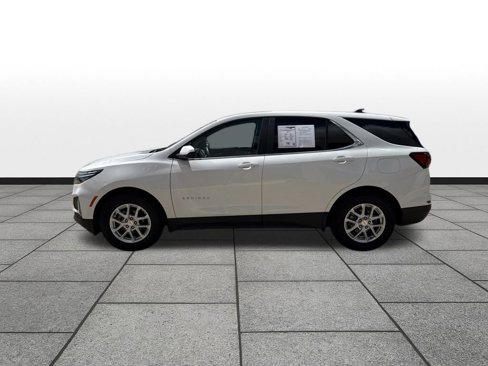 Used 2023 Chevrolet Equinox LT image 2