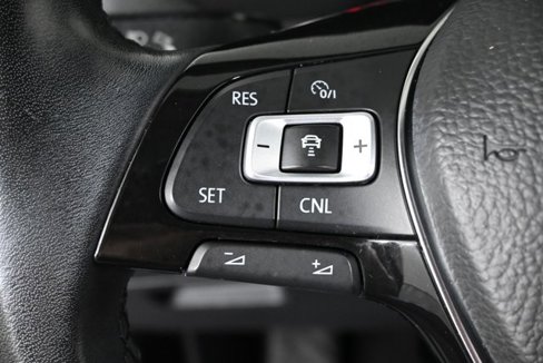 Used 2018 Volkswagen Tiguan SEL image 24