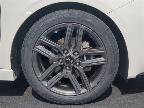 Used 2021 Kia Forte GT-Line image 11