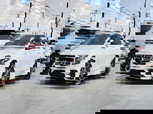Used 2018 Mercedes-Benz E 300 image 2