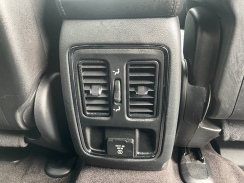 Used 2018 Jeep Grand Cherokee Altitude image 34