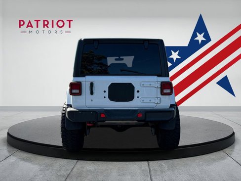 Used 2019 Jeep Wrangler Unlimited Sahara image 4