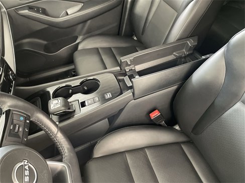 Used 2023 Nissan Rogue SV w/ SV Premium Package image 24