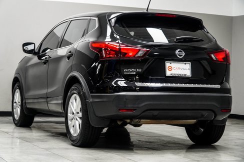 Used 2018 Nissan Rogue Sport S w/ S Appearance Package image 9
