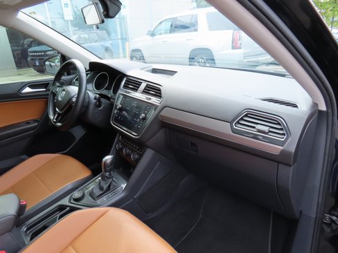 Used 2019 Volkswagen Tiguan SE image 16