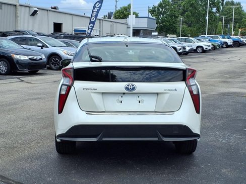 Used 2016 Toyota Prius Three Touring image 5