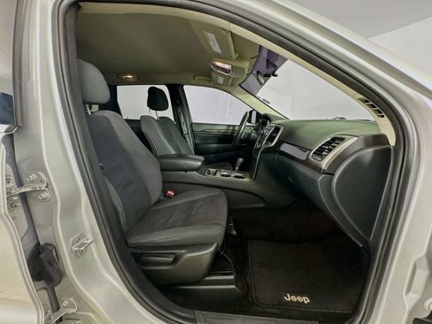 Used 2012 Jeep Grand Cherokee Laredo w/ Laredo E Group image 28