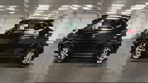 Used 2018 Nissan Rogue SV image 36