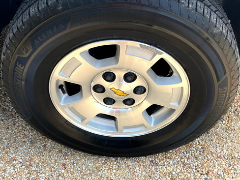 Used 2014 Chevrolet Suburban LT image 17