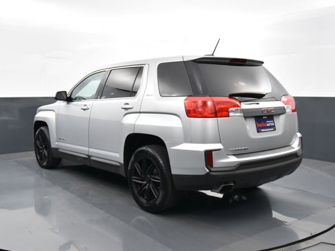 Used 2017 GMC Terrain SLE image 31