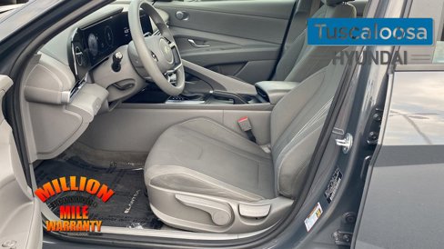 Used 2024 Hyundai Elantra SEL image 24