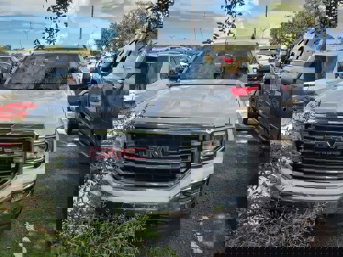 Used 2018 GMC Sierra 1500 SLT w/ SLT Premium Package image 2