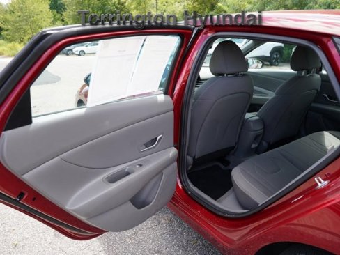 Certified 2024 Hyundai Elantra SEL image 14