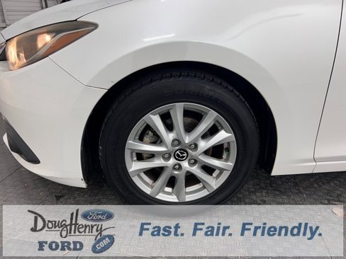 Used 2016 MAZDA MAZDA3 i Touring image 19