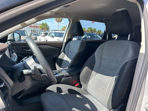 Used 2023 Nissan Rogue SV image 14