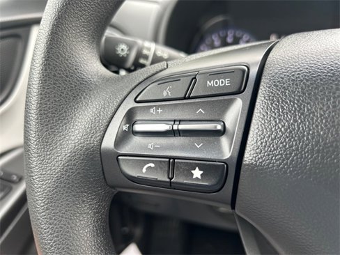 Used 2022 Hyundai Kona SEL image 21