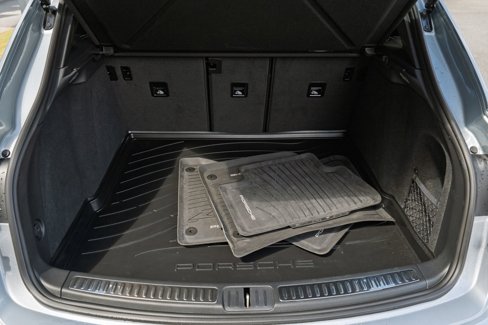 Certified 2023 Porsche Macan image 16