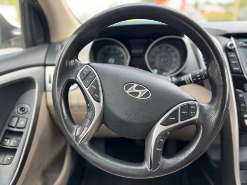 Used 2013 Hyundai Elantra GT image 9